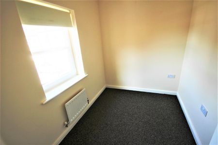 3 bedroom detached to let - Photo 2