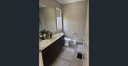 Lovely family home in Craigieburn! - Photo 4