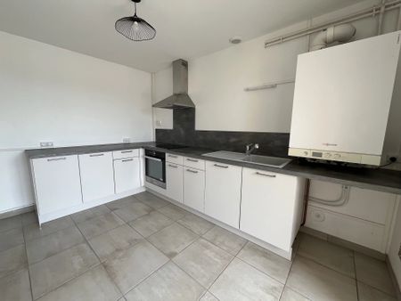 Location Appartement 4 pièces 84m² PORTES LES VALENCE 26800 - Photo 3