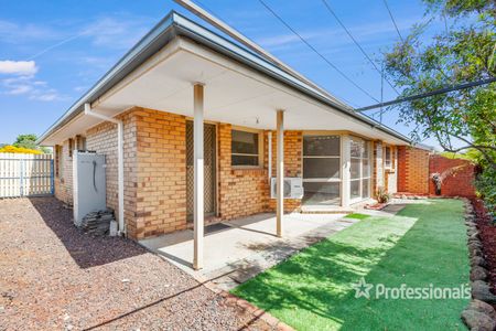 2/10 Bailey Street, Werribee VIC 3030 - Photo 4