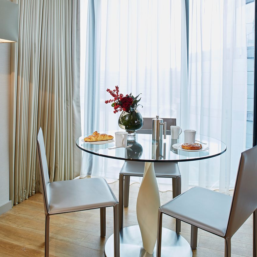 Luxury Open-Plan Apartment overlooking the River Thames in London, EC3R - Photo 1