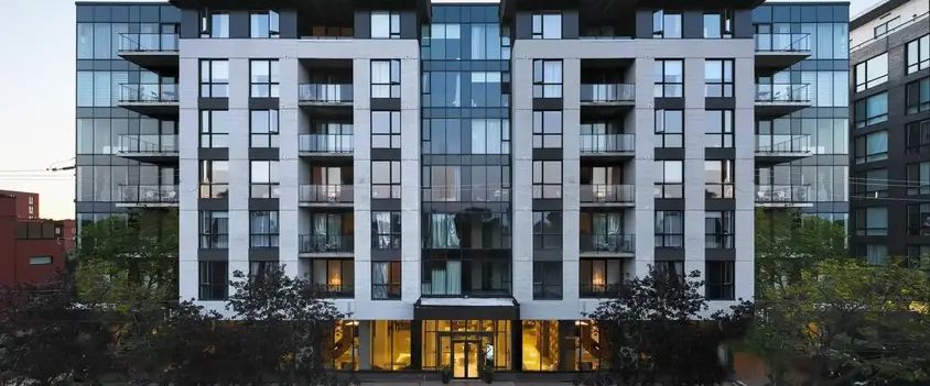 Carlyle | 815 Avenue Plymouth, Mont-Royal - Photo 1