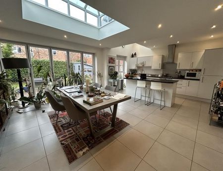 4 Bedroom Detached Available Arranging tenancy - Photo 4