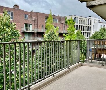 Licht en modern appartement met terras - Photo 2