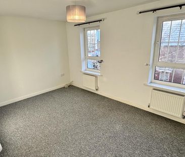 4 bedroom terraced house to rent - Photo 4