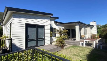 Executive Home - Waikawa Bay - Photo 2