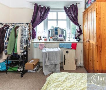 4 bedroom semi-detached house to rent - Photo 5