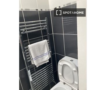 Room for rent in shared 3-bedroom house in Dublin - Photo 5