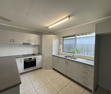 Charming Duplex in the Heart of Gulliver - Photo 2