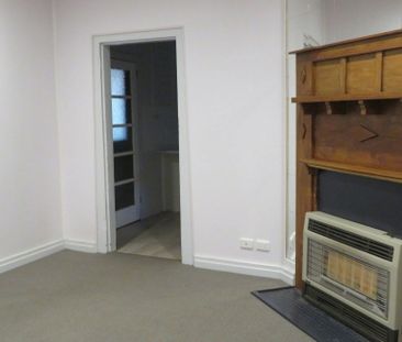 RENOVATED THREE BEDROOM COTTAGE! - Photo 1