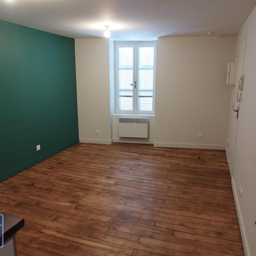 Location Appartement 2 pièces 32m² ST YRIEIX LA PERCHE 87500 - Photo 1