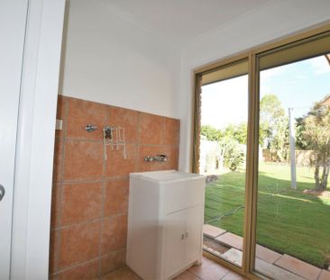 Spacious Family Home in a Quiet, Convenient Location - Photo 2