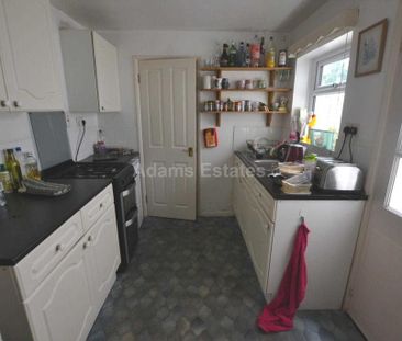 4 bedroom terraced house to rent - Photo 3