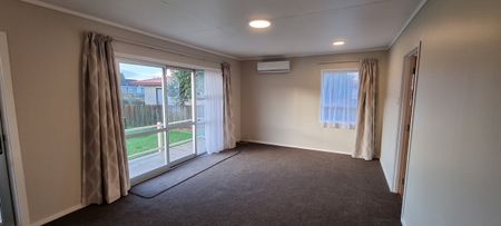 Newly refurbished unit. - Photo 3