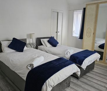 2 Bed End Terrace, Keedonwood Road, BR1 - Photo 4