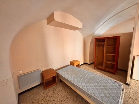 NIMES ST CESAIRE CHAMBRE DE 25M² ET PARKING, ETUDIANT, - Photo 5