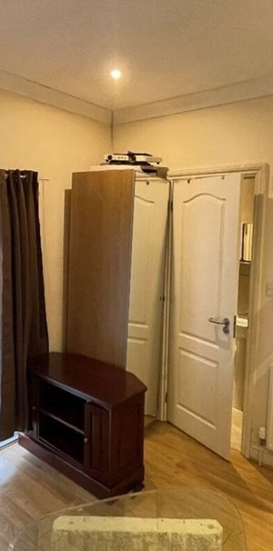 Abbey Road - Photo 1