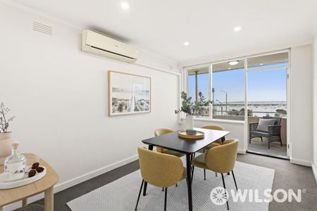 Perfectly positioned on St Kilda’s iconic Esplanade - Photo 4