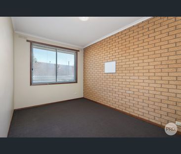 1/14 Aquila Court, Ballarat North, Vic 3350 - Photo 2