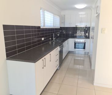 Modern Air Conditioned Townhouse - Photo 6