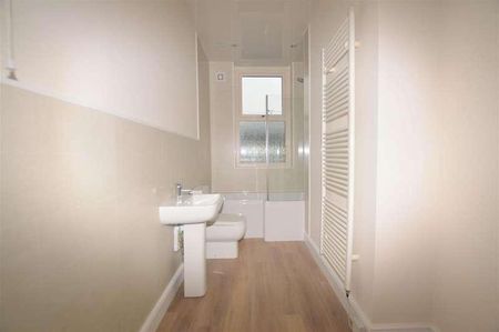 Halifax Road, Hipperholme, Halifax, HX3 - Photo 5