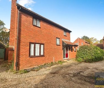BURNT MILLS, BASILDON - Photo 5