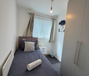 4 bedroom terraced house to rent - Photo 4