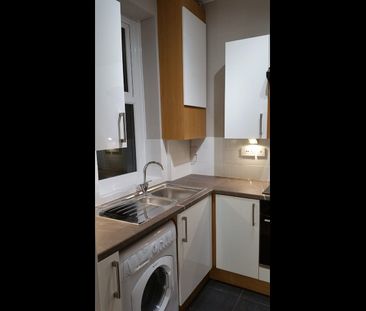 3 Bed Terraced House, Zoar Street, LS27 - Photo 6