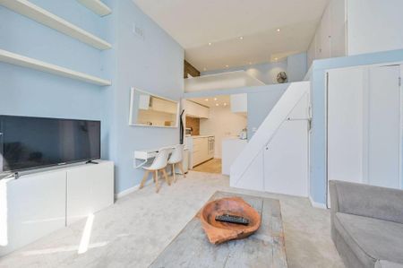 Studio to rent - Photo 2