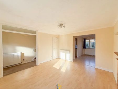 3 bed semi-detached house to rent in Spinney Drive, Nuneaton, CV13 - Photo 2