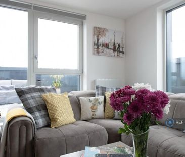 2 bedroom penthouse to rent - Photo 2