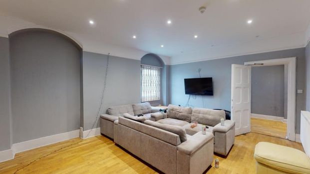 12 bedroom detached house to rent - Photo 1