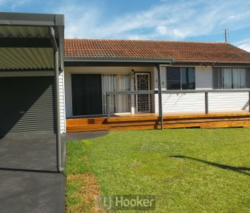 THREE BEDROOM FAMILY HOME - Photo 5