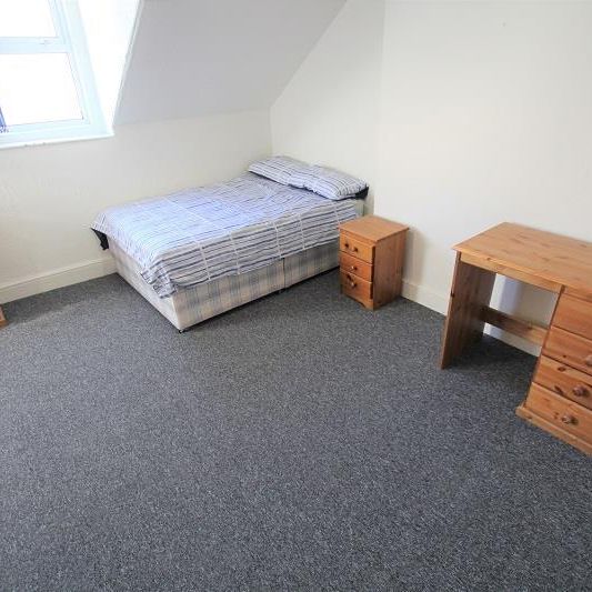 6 bedroom house to rent - Photo 1