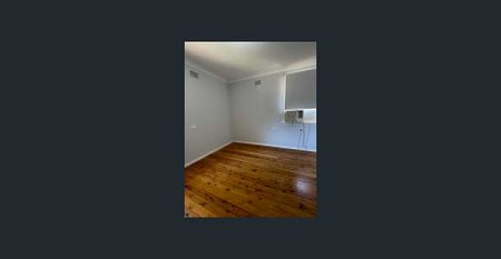 Cute, Charming property located in South Dubbo - Photo 3