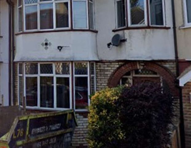 Colin Gardens Room GA - Photo 1