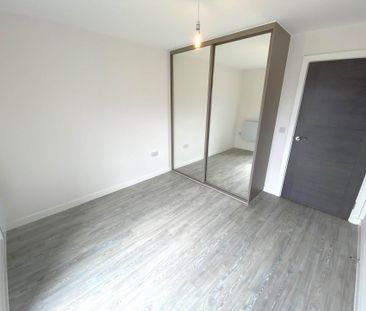 Price £1,950 pcm - Available 27/10/2026 - Unfurnished - Photo 5