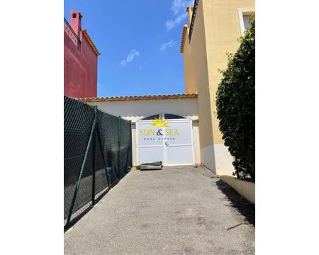 THREE-BEDROOM VILLA – ALICANTE - Photo 4