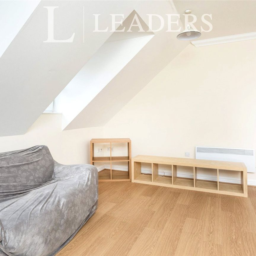 3 bedroom apartment to rent The Old Maltings, Station Terrace, MK18 - Photo 1