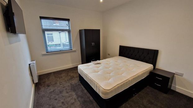 1 bedroom in a flat share to rent - Photo 1