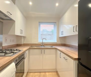 1 bed terraced house to rent in Beaconsfield Way, Earley, Reading, ... - Photo 2