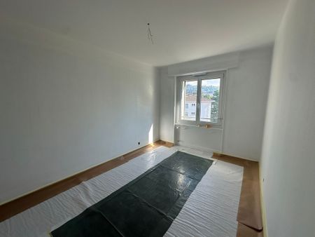 Appartements complétement renovés de 4.5 pcs dans un quartier calme - Photo 3