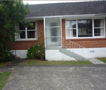 TAKAPUNA - 2 Bedroom Brick & Tile Unit - Photo 1