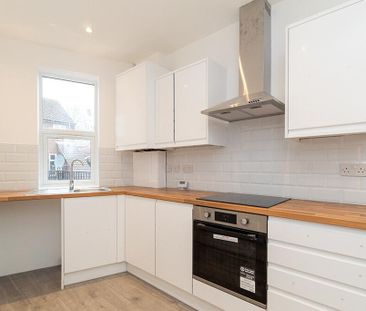 2 bedroom maisonette to rent - Photo 2