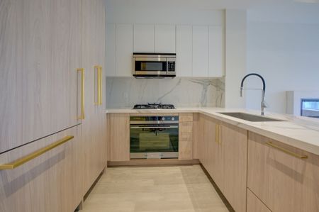 For Lease - 123 MAURICE Drive Unit# 314, Oakville, Ontario - Photo 4