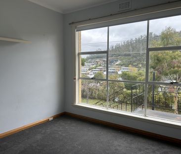 Spacious Family Home - Photo 1