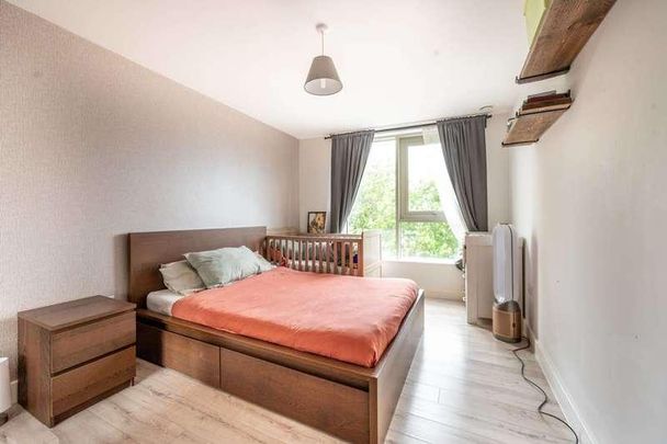 New Willow House, Plaistow, E13 - Photo 1