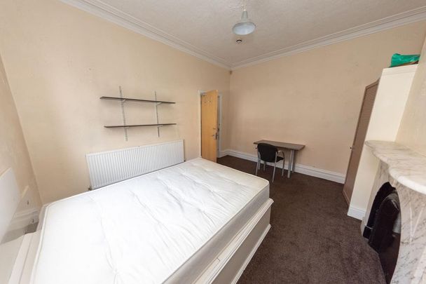 5 bedroom house to rent - Photo 1