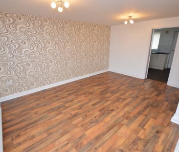 3 Bedroom End of Terrace - Photo 2