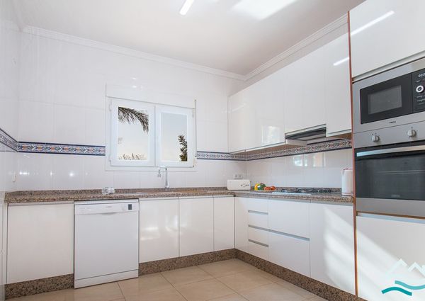 MORAIRA villa for rent with 4 bedroom garden and private pool